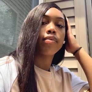 Meet your Posher, Kiya
